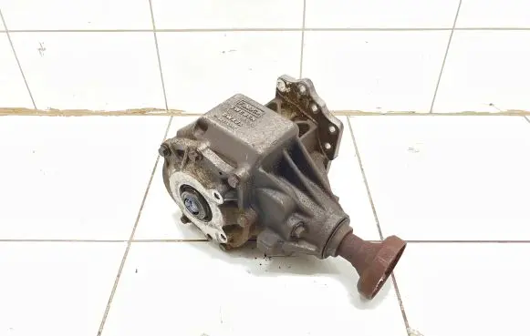 Gearbox transfer box case