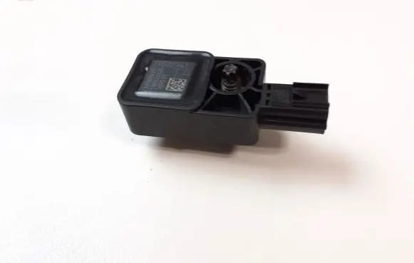 Opel Insignia A Airbag deployment crash/impact sensor 13502341 E509E301359U176
