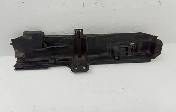 BMW 3 E90 E91 Radiator mount bracket 7524912