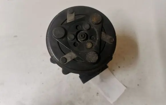 Opel Corsa C Air conditioning (A/C) compressor (pump) 13106850