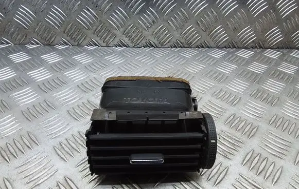 Toyota Avensis T250 Dashboard side air vent grill/cover trim 8494