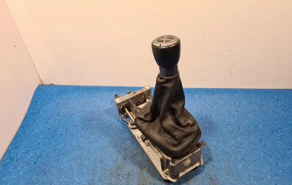 Seat Alhambra (Mk1) Gear selector/shifter in gearbox 