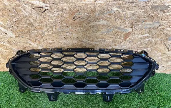 Ford Kuga III Front grill LV4B8200YEW