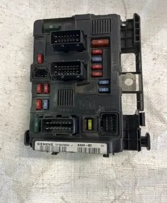 Citroen Berlingo Fuse module 9650618580 U118470002J 567763379