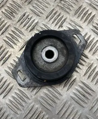 Peugeot 3008 I Engine mount bracket