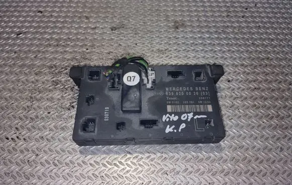 Volkswagen Caddy Door control unit/module 6398200026