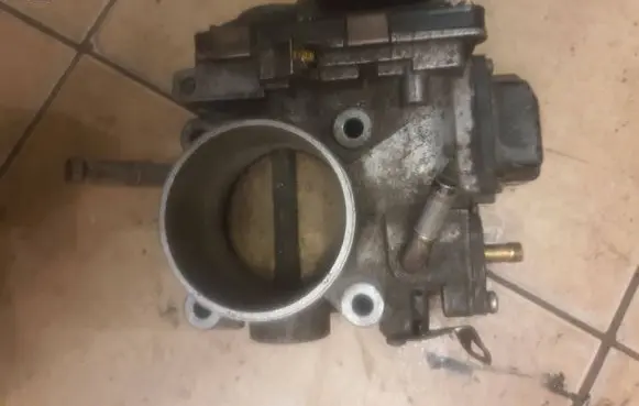 Toyota Avensis T220 Throttle body valve 11g29 Gmb1aj10000188355