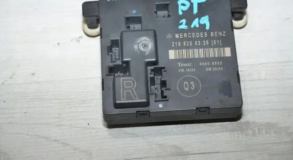 Mercedes-Benz CLS C219 Door control unit/module 2198200326