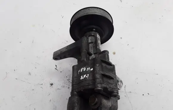 BMW 5 GT F07 Power steering pump 679649102