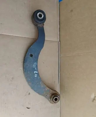 Toyota Avensis T270 Rear upper control arm/wishbone