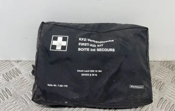 BMW 3 E90 E91 First aid kit 7261178