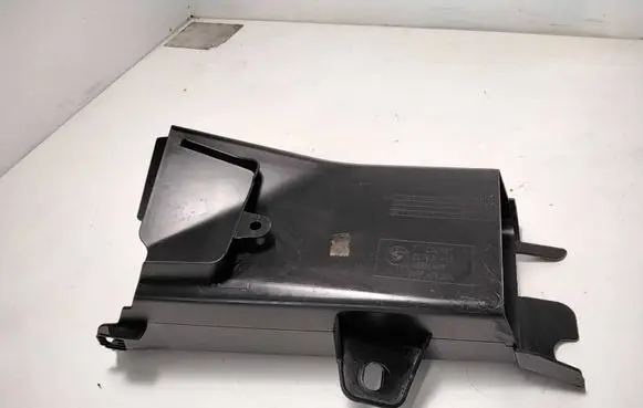 BMW 5 F10 F11 Intercooler air channel guide 7200797 22793115