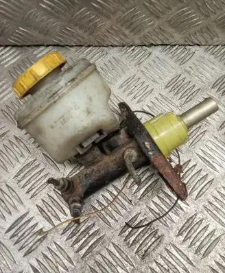 Master brake cylinder