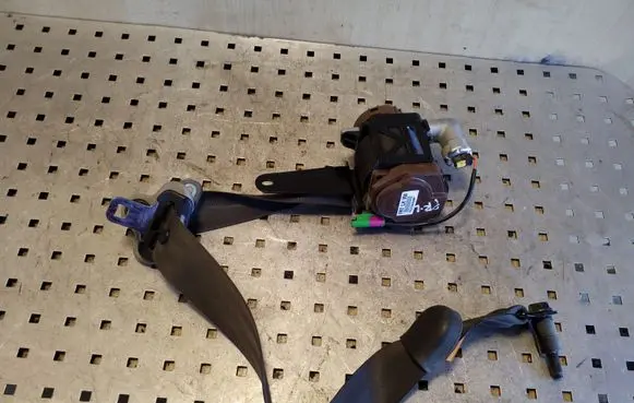 Opel Antara Front seatbelt