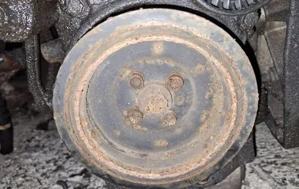Mitsubishi Grandis Crankshaft pulley