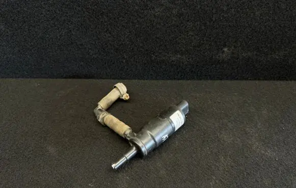 Volkswagen PASSAT B5.5 Headlight washer pump 3B0955681A
