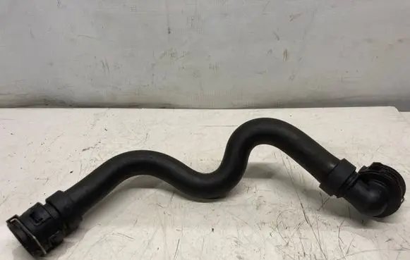 Opel Grandland X Engine coolant pipe/hose 9670813580