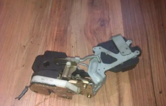 Mitsubishi Galant Rear door lock