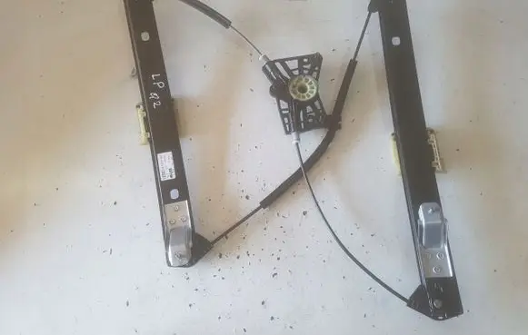 Audi Q2 - Front window lifting mechanism without motor 81A837461