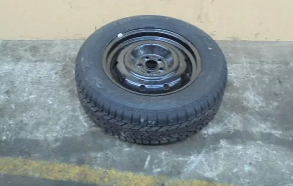Subaru Outback R12 spare wheel AUST103514