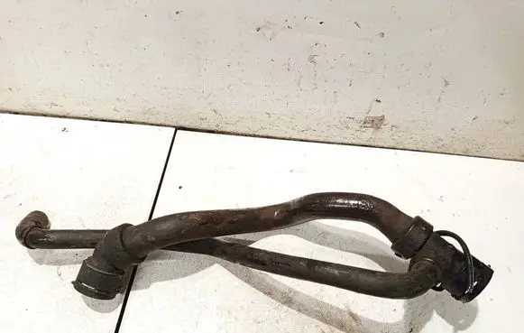 Volkswagen PASSAT B5.5 Engine coolant pipe/hose 4B0121049S