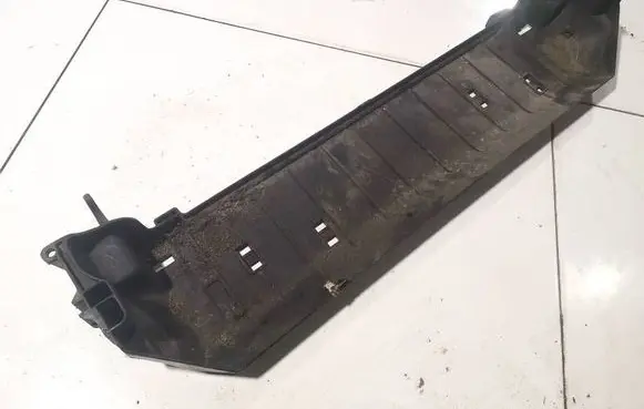 BMW X6 E71 Radiator cooling fan shroud 7795909