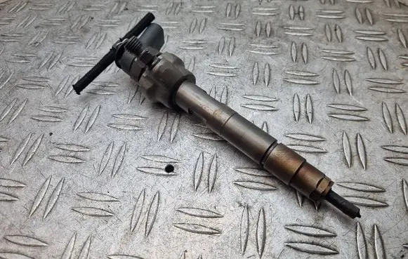 Mini One - Cooper Coupe R56 Fuel injector 0445110401 8506902
