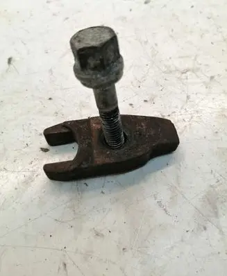 Peugeot Boxer Fuel Injector clamp holder 920201