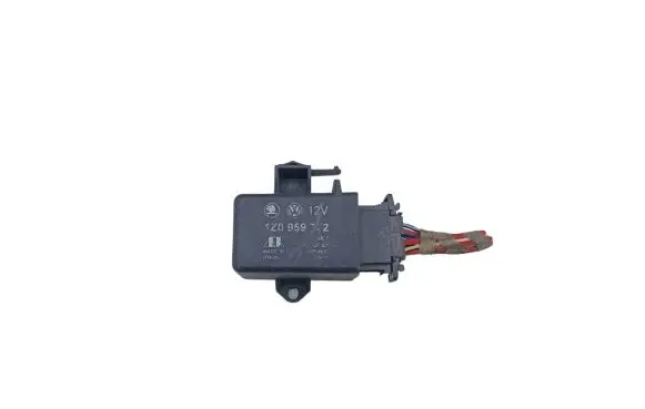 Volkswagen Touran I Seat heating relay 1Z0959772