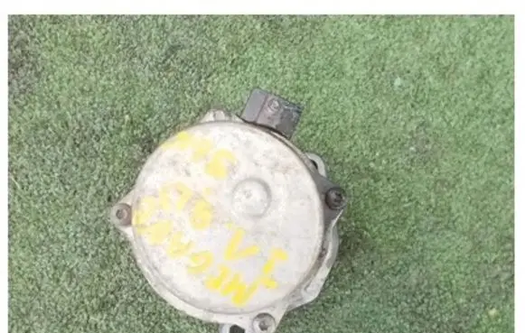 Renault Megane I Vacuum pump