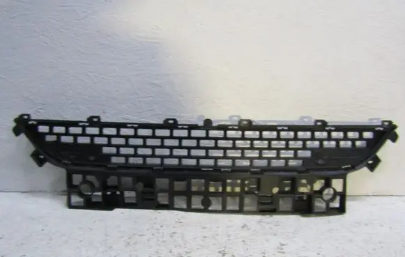 Renault Master III Front bumper lower grill 622546766R 622548761R