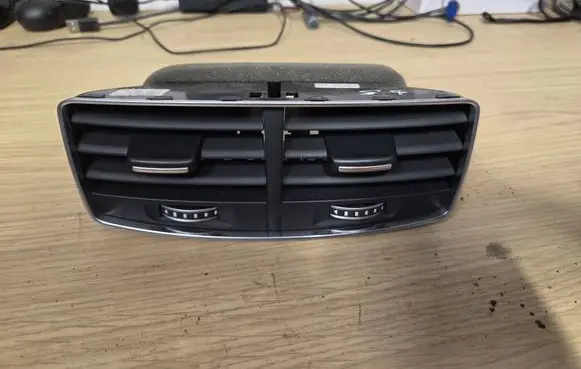Audi A8 S8 D4 4H Rear air vent grill 4H0819203F 07999S04