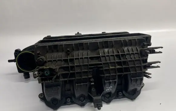 Volkswagen Jetta VII Intake manifold