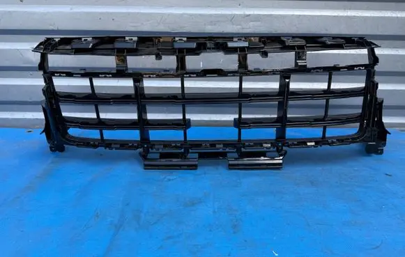 Porsche Cayenne (9Y0 9Y3) Front grill 9Y0807683BD