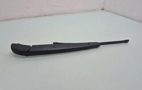 Alfa Romeo Stelvio Rear wiper blade arm 