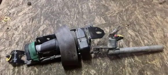 Volvo S60 Front seatbelt