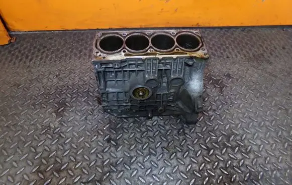 Volkswagen Polo V 6R Engine block CGG