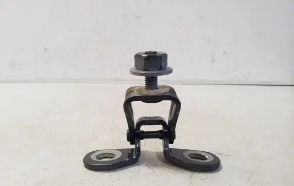 Tailgate/trunk/boot hinge