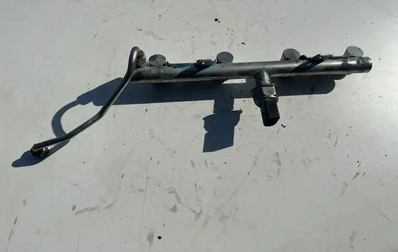 Mini Cooper Hatch Hardtop Fuel main line pipe 7502426