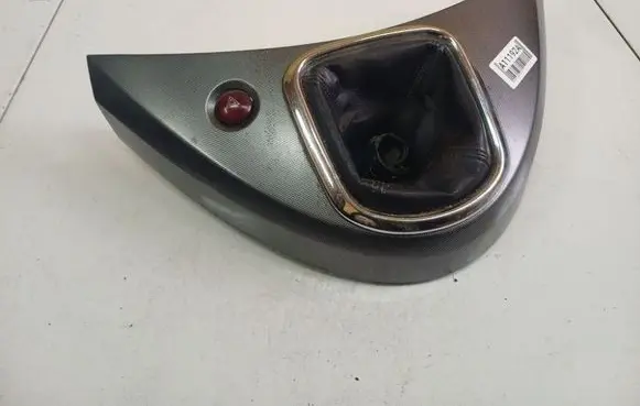 Mitsubishi Grandis Other interior part 22104320