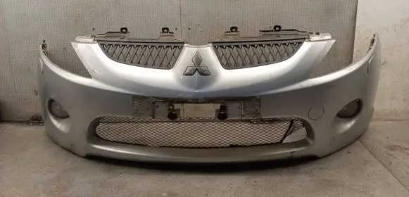 Mitsubishi Grandis Front bumper 
