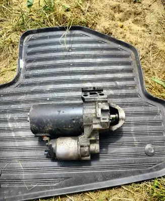 BMW 5 F10 F11 Starter motor 8574102 0001148509