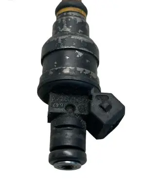 Audi A4 S4 B5 8D Fuel injector 058133551A