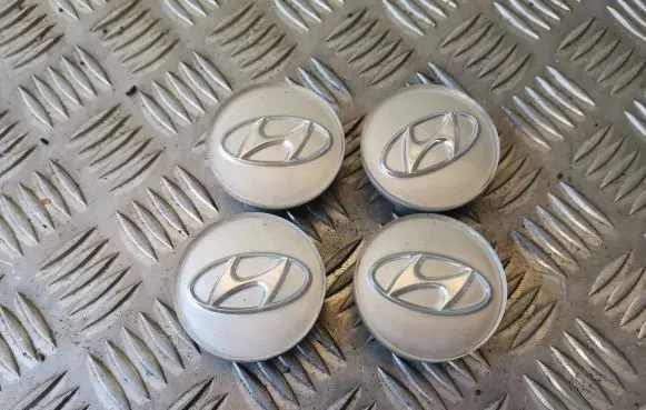 Hyundai Accent Original wheel cap 529601E400