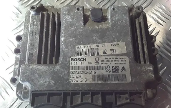 Peugeot 206 Engine control unit/module 0281011784 9655919780 EDC16C34