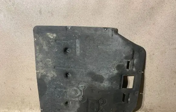 BMW 2 F46 Engine splash shield/under tray 7366357