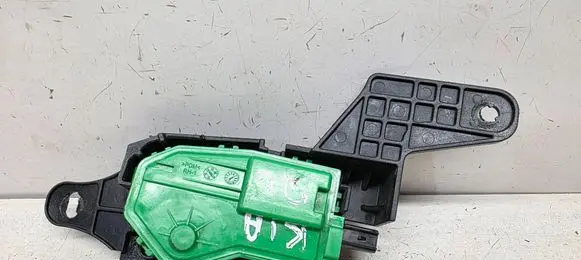 Fuel tank cap lock