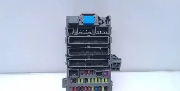 Honda CR-V Fuse module 52575LM