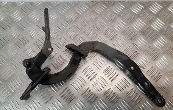 Volvo V70 Tailgate/trunk/boot hinge 8643157