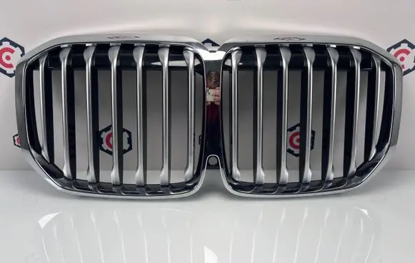 BMW X7 G07 Front grill 8094566